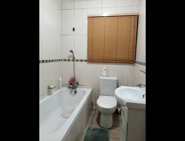 2 BEDROOM APARTMENT FOR SALE IN GLEN MARAIS